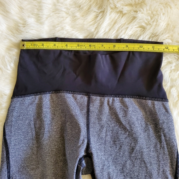 Lululemon Train Times Crop in Heathered Black/Black Size 6 - Picture 15 of 15